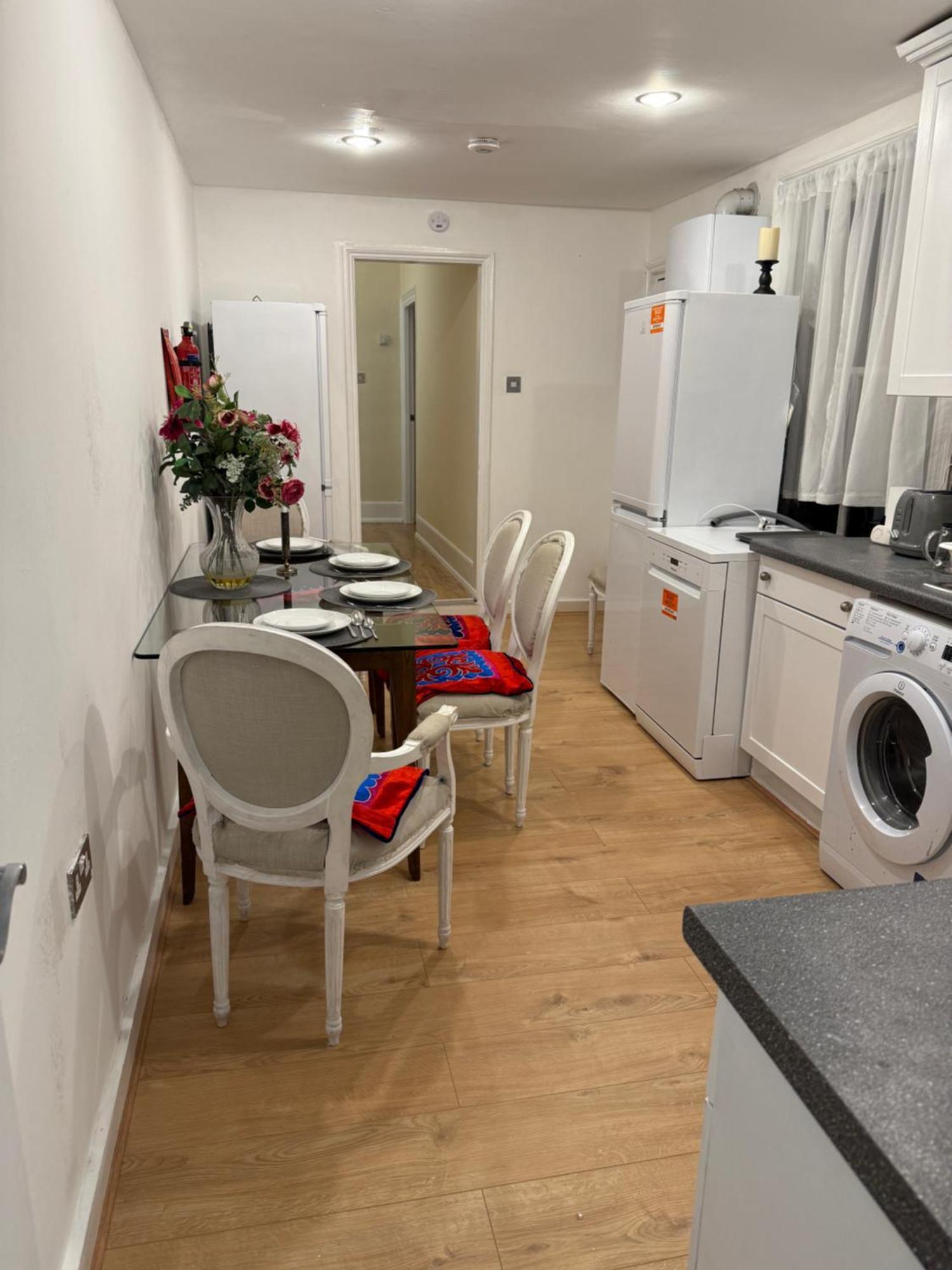 Homestay Compact And Friendly Price London