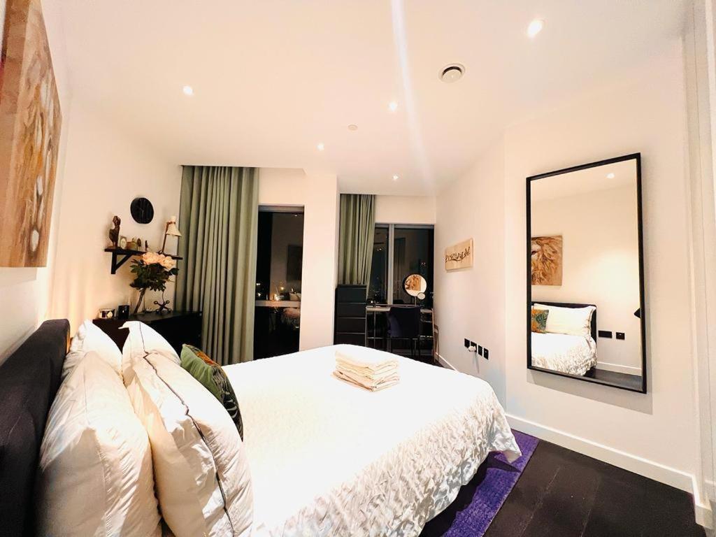 Apartment O2 Arena Beautiful 2bedroom London