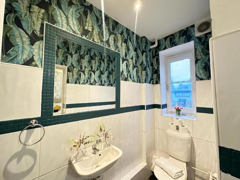 Affordable Two Bedroom In Apartment *