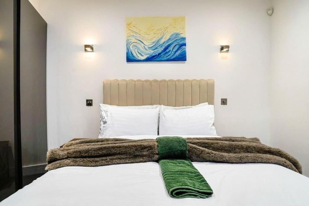 Hyde Park Luxury 2 Bed 2 Bath House Apartment London
