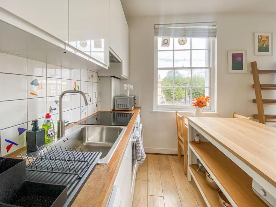 Entire 1 Bed Flat Near Kings Cross * London