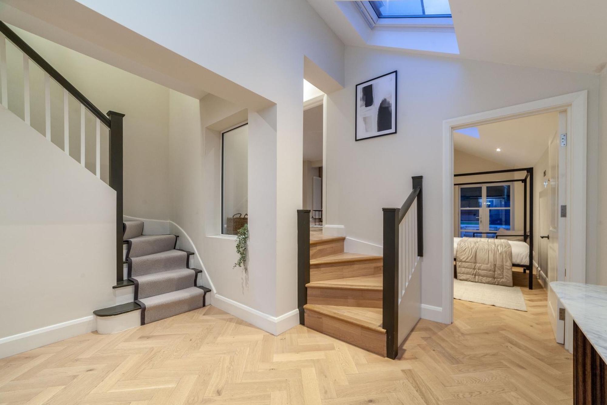 Stunning Available In Luxury House London