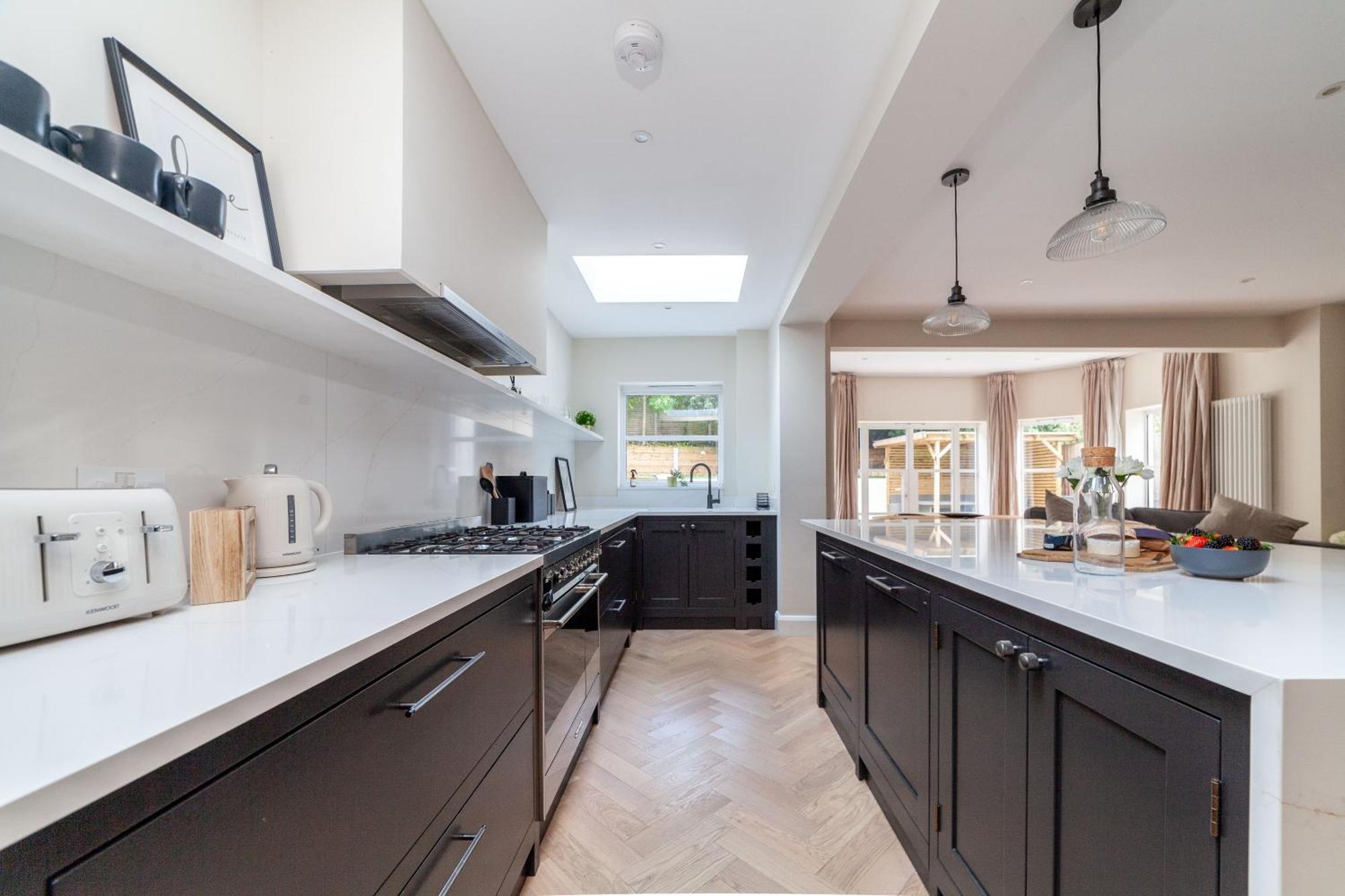 Stunning Available In Luxury House * London