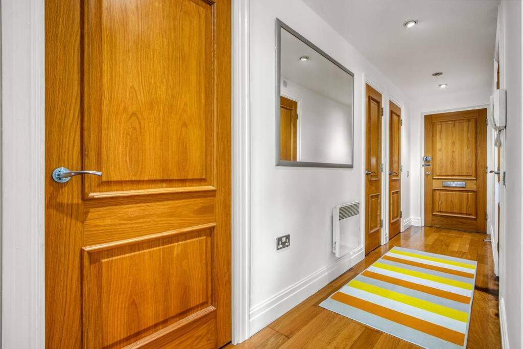 Apartment Luxury Living In Paddington, *
