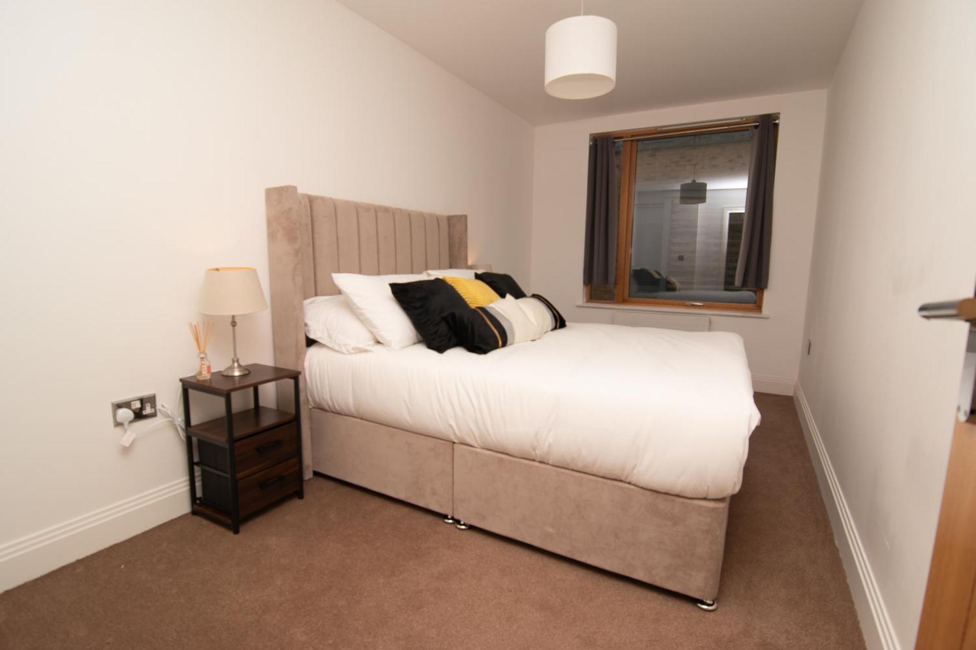 Cosy 2 Bed Hackney Apartment Sleeps 8 * London