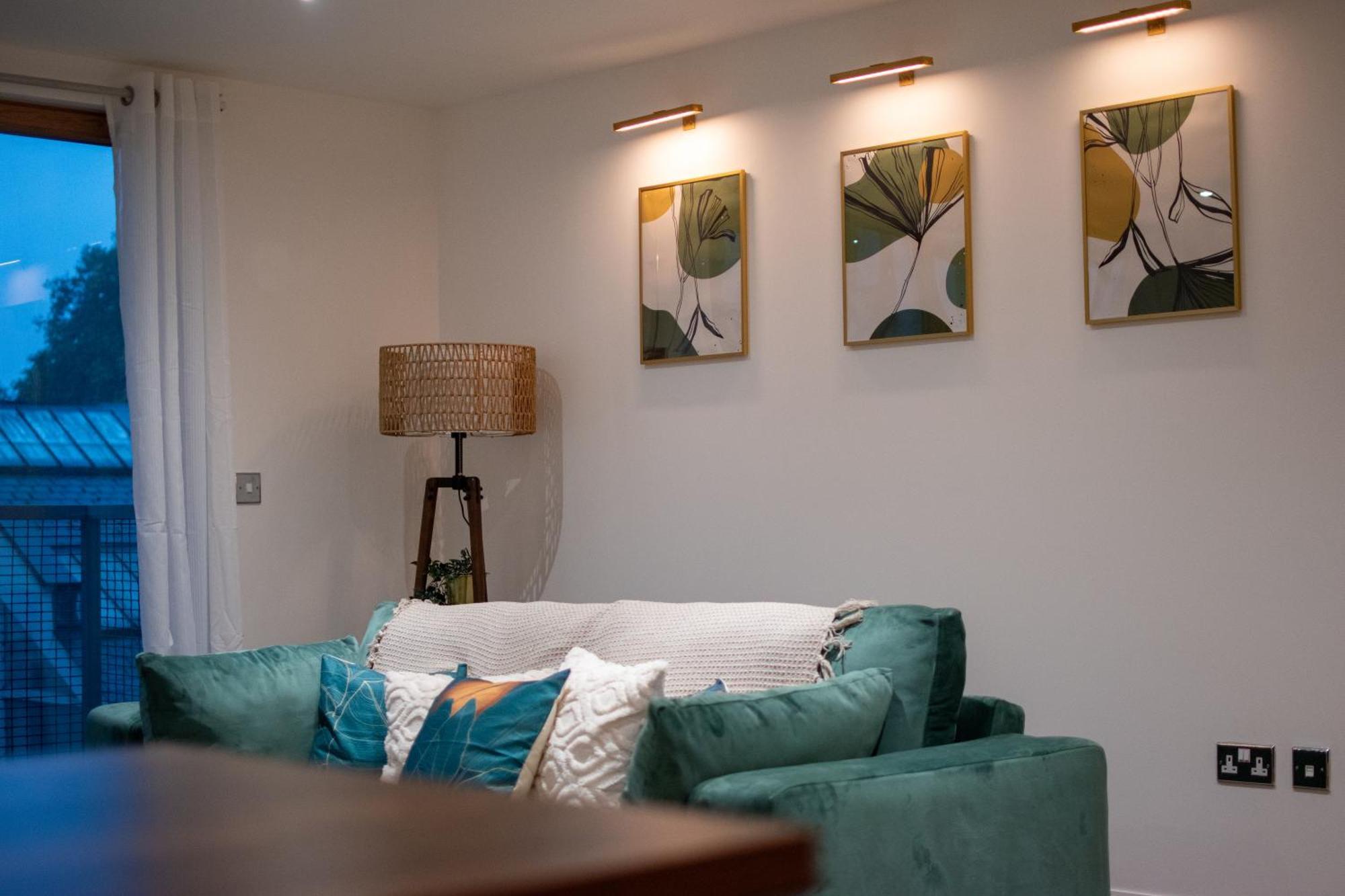 Cosy 2 Bed Hackney Apartment Sleeps 8 *