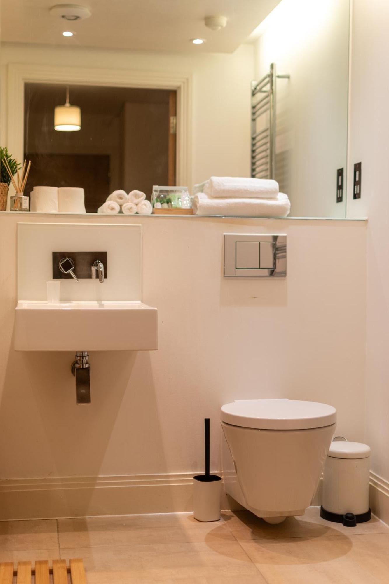 Cosy 2 Bed Hackney Apartment Sleeps 8 * London