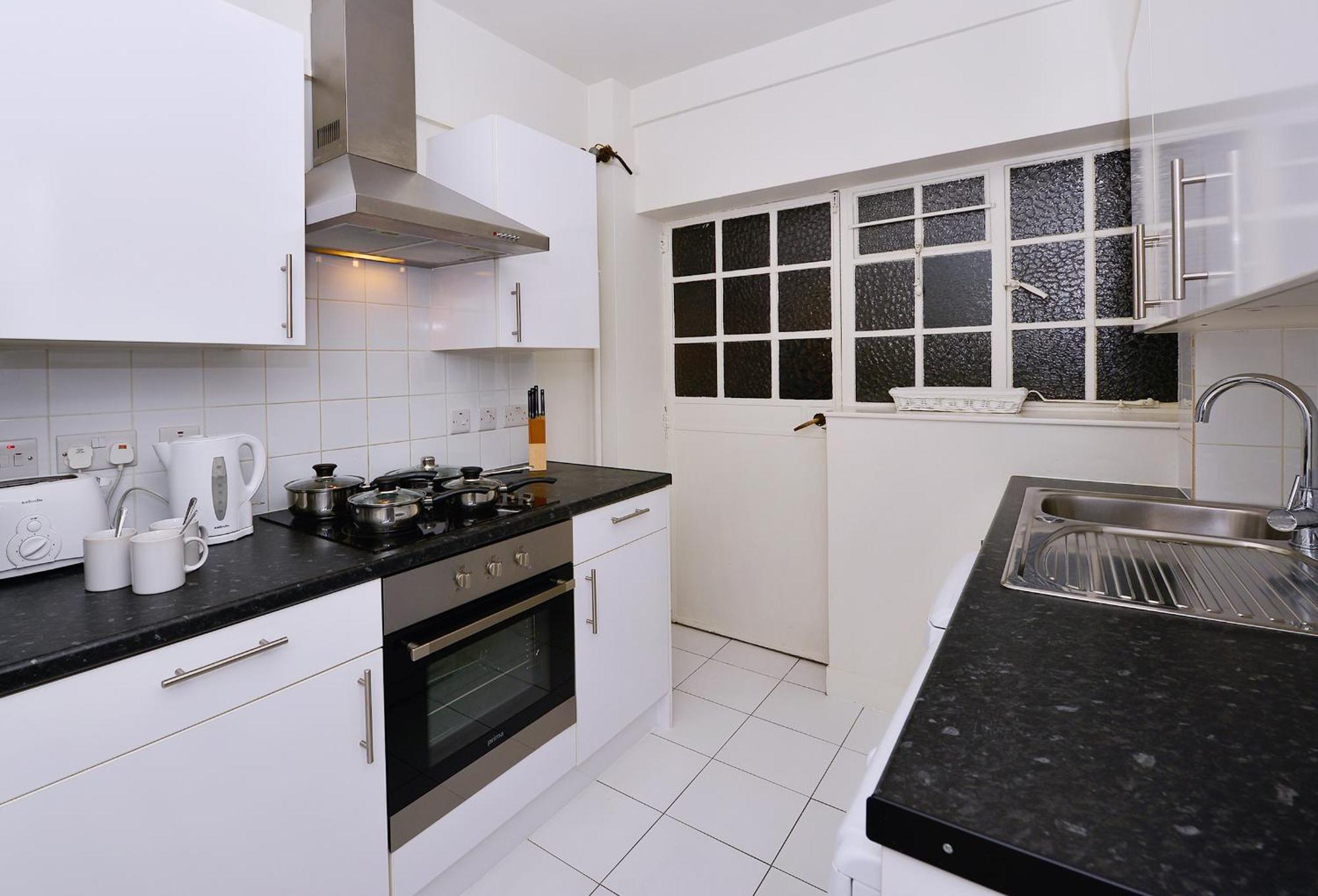 Pelham Court Apartment