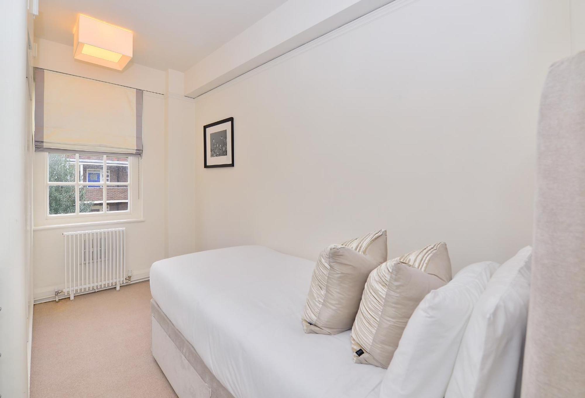 Apartment Pelham Court London
