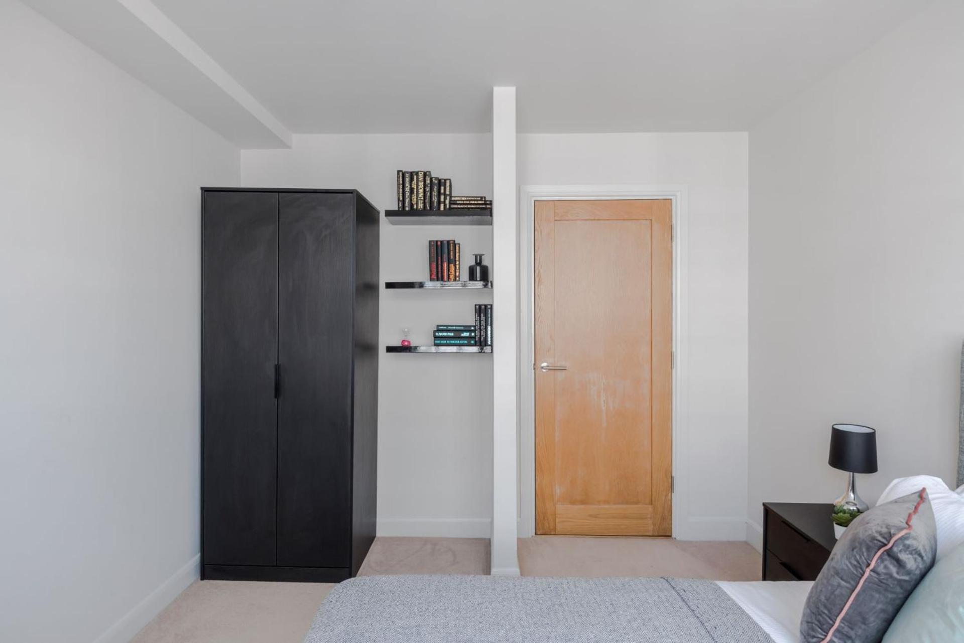 London's Calling - Farringdon - By Frankie Says Apartment