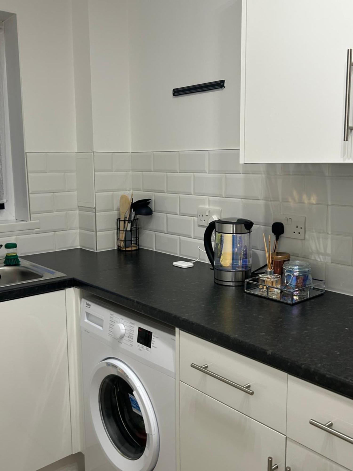 Luxury Superkingsize Bed In * London