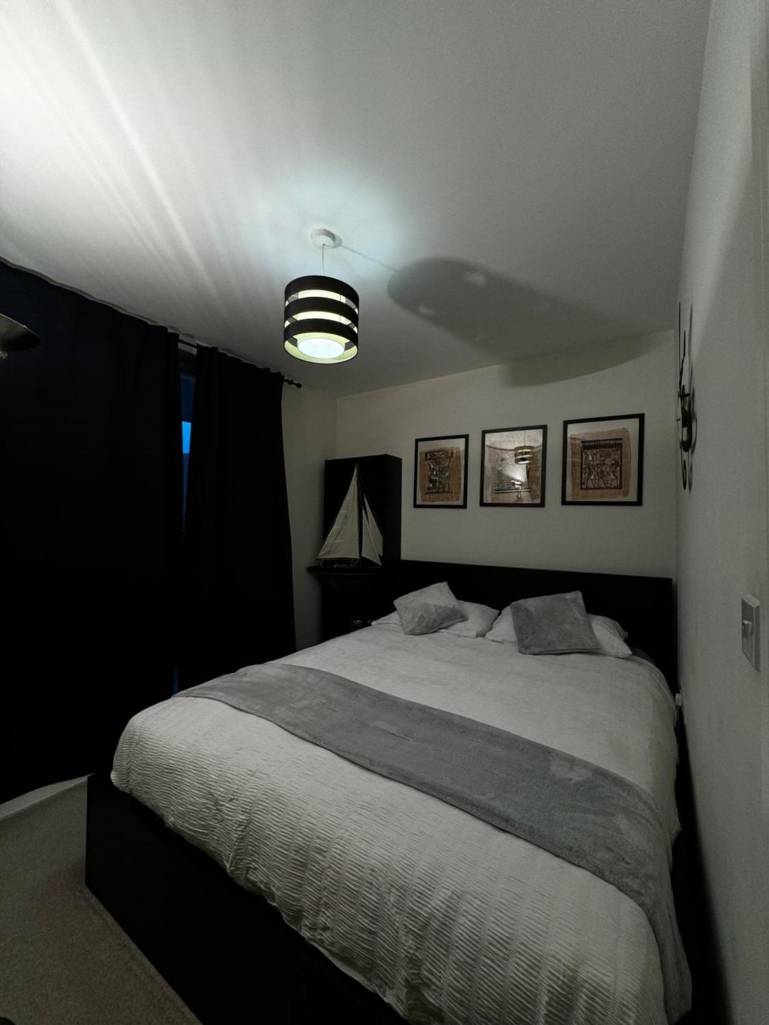 Apartment Entire Flat Custom House *