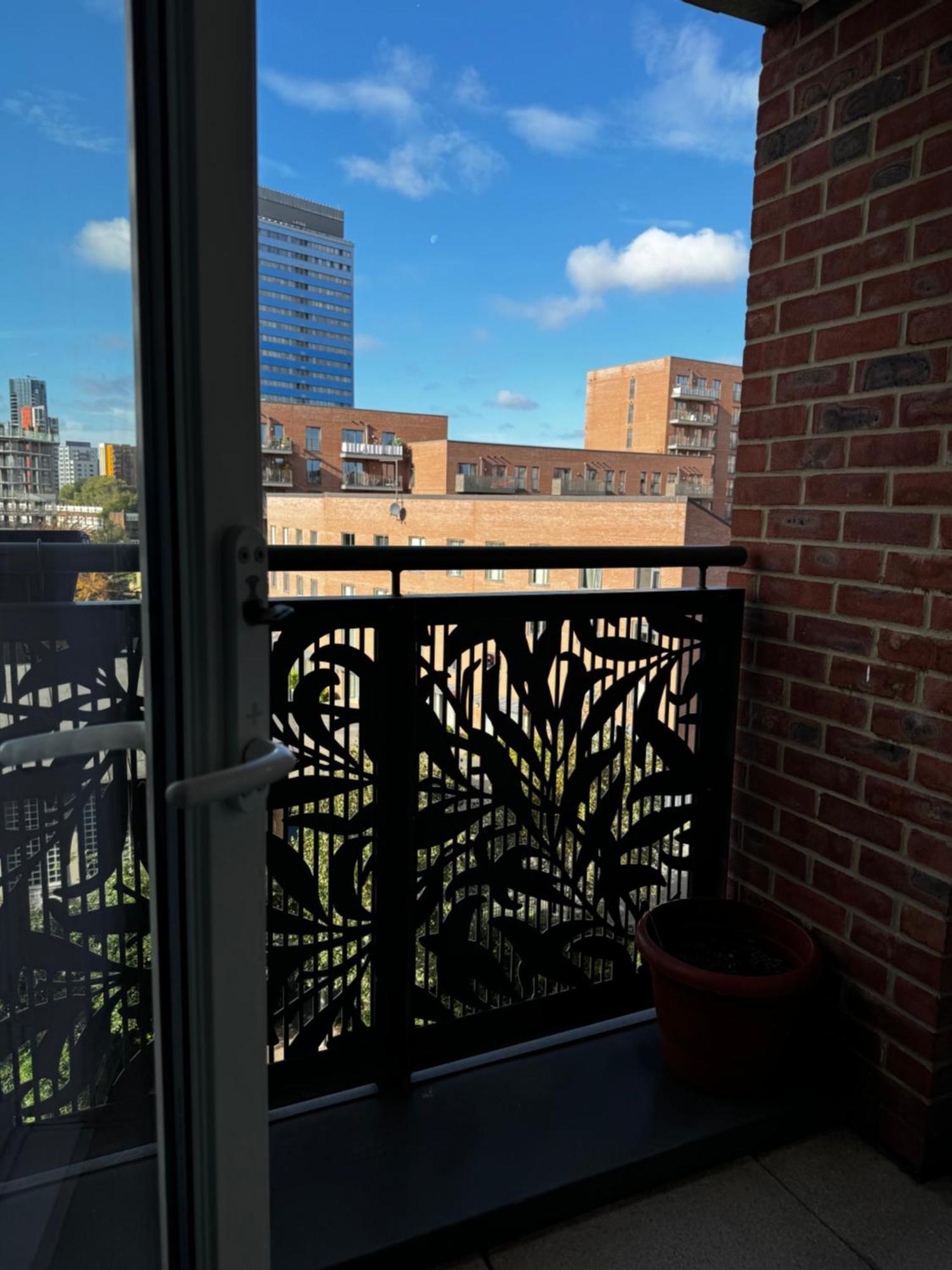 Apartment Entire Flat Custom House London