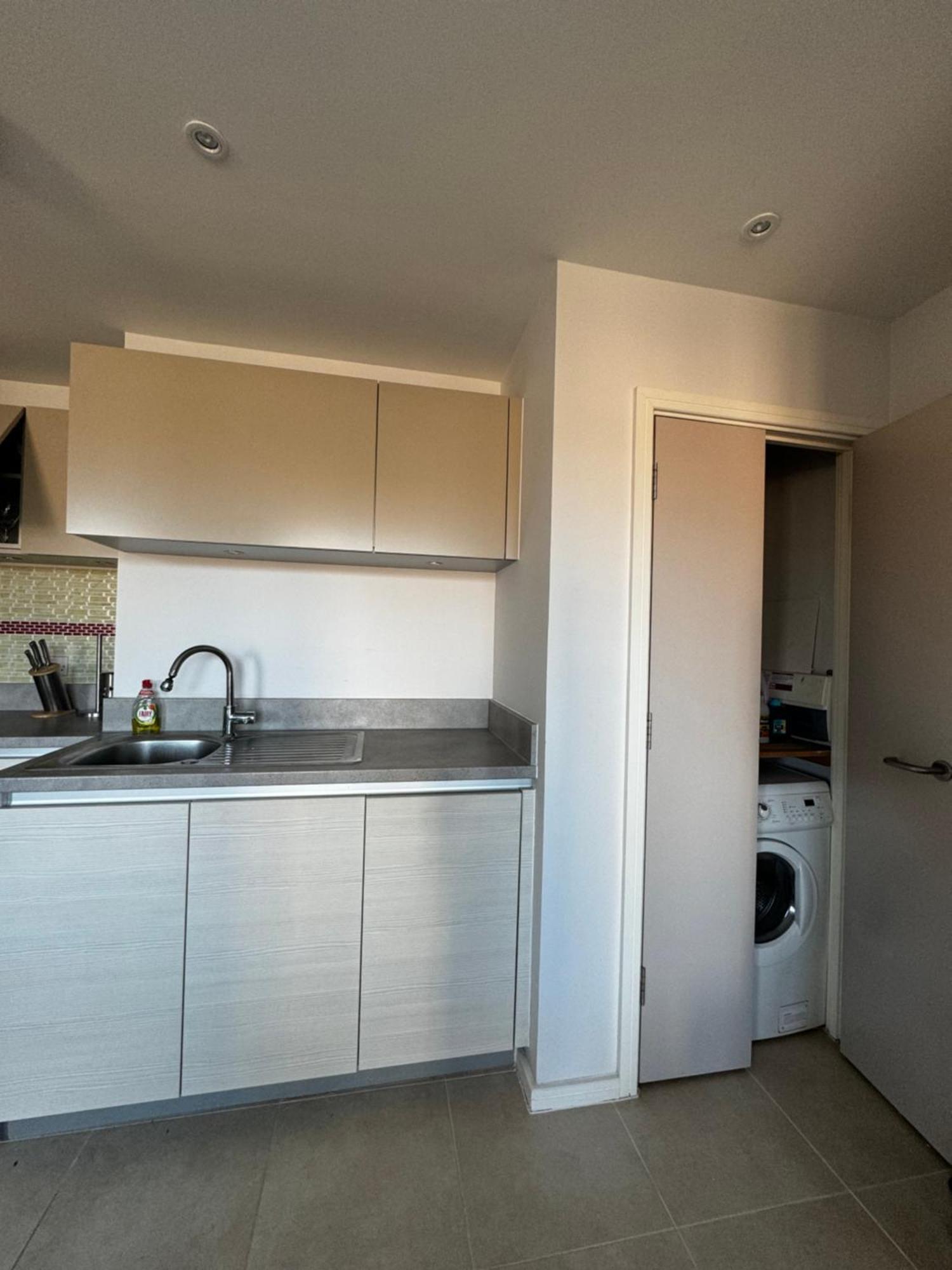 Apartment Entire Flat Custom House *