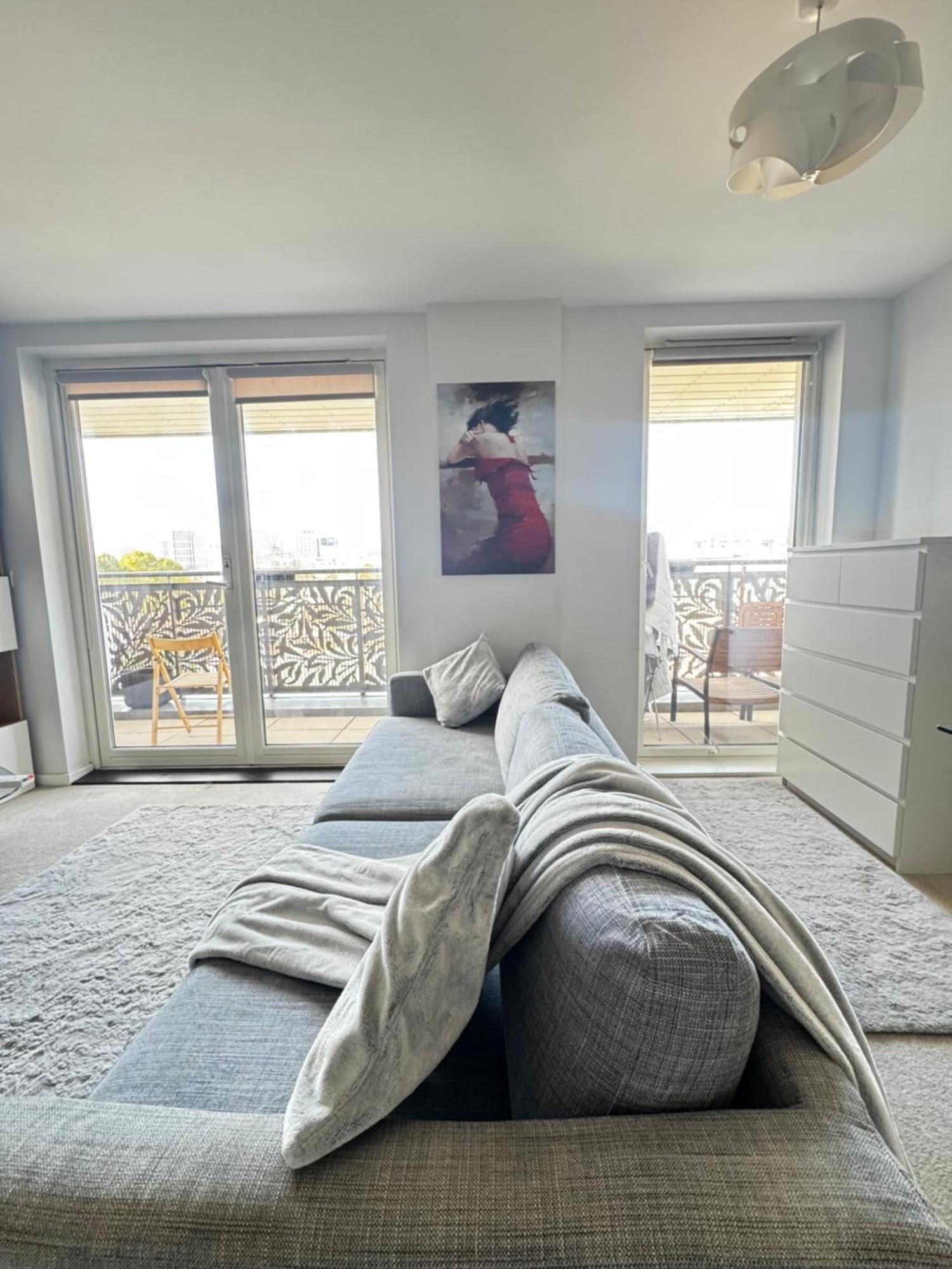 Entire Flat Custom House * London