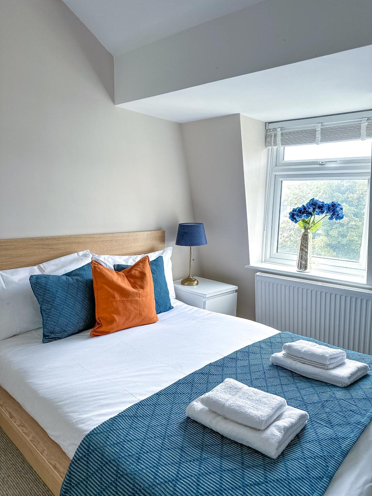 Camden Guest house *