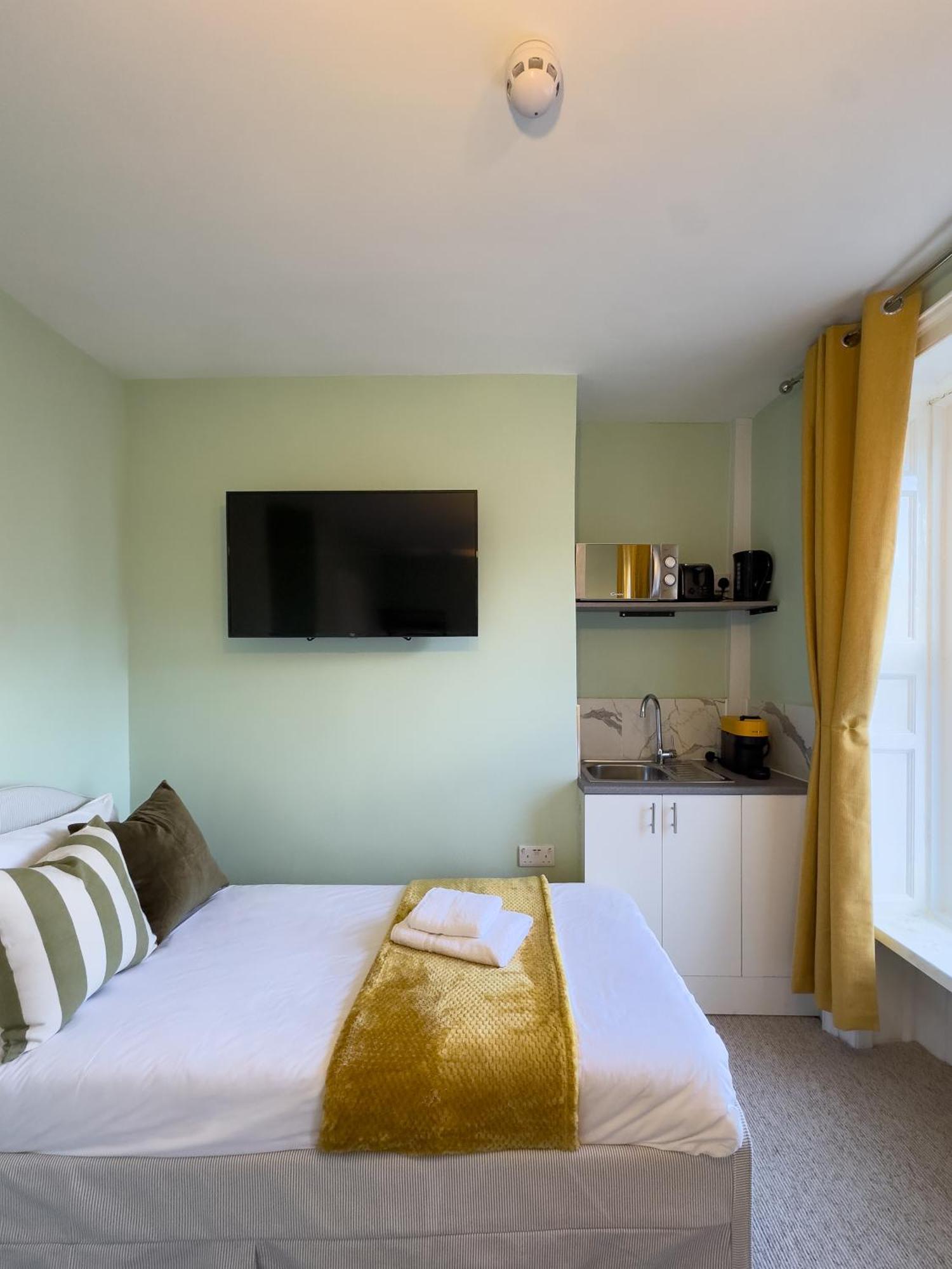Camden Guest house *