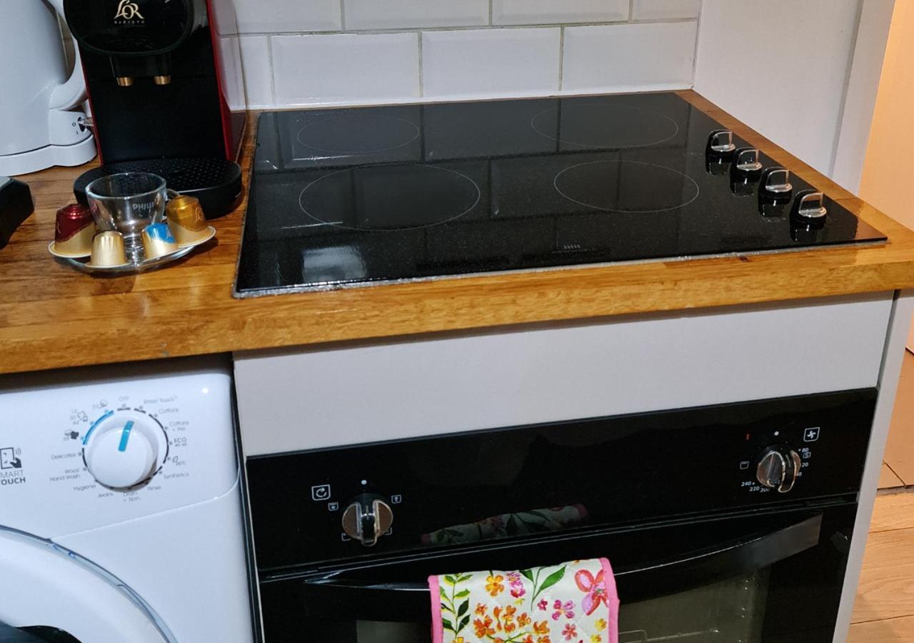 Stylish - Private Bathroom, 15mins To London! * Londres
