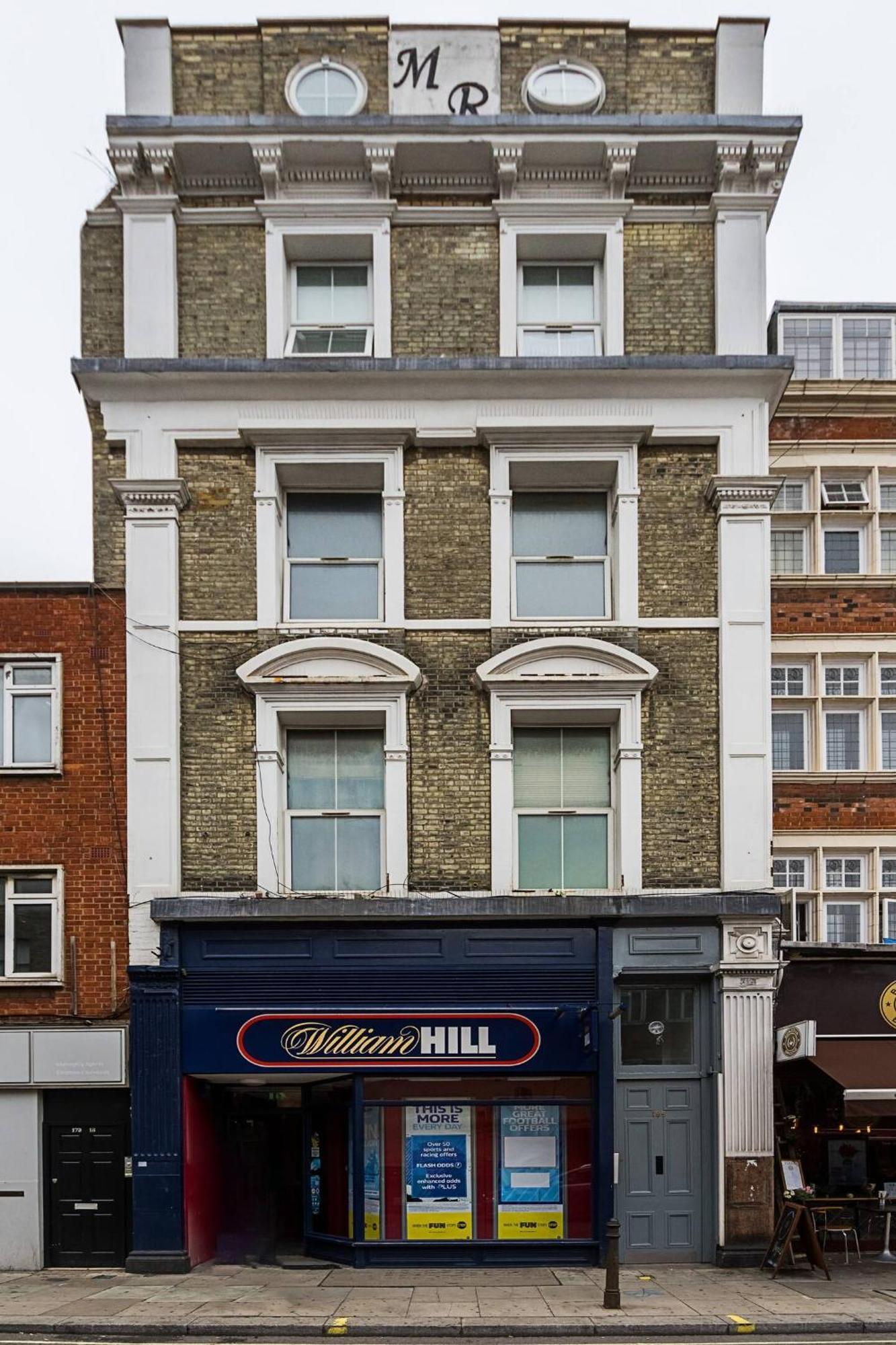 12 Bed Charming And Bright Flat Apartment