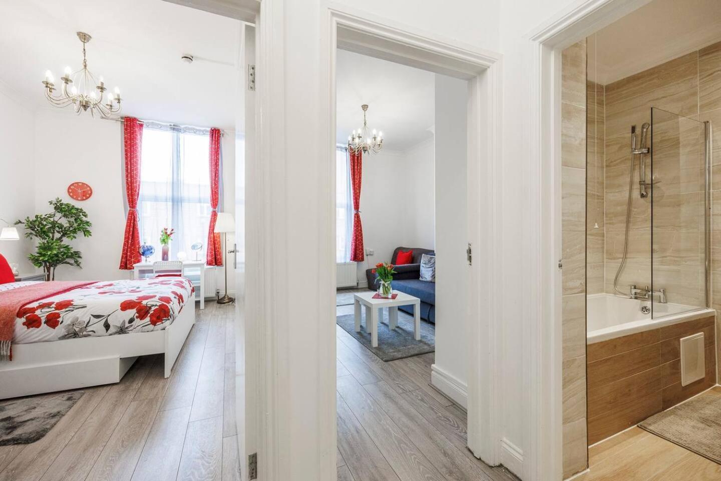 12 Bed Charming And Bright Flat Apartment *
