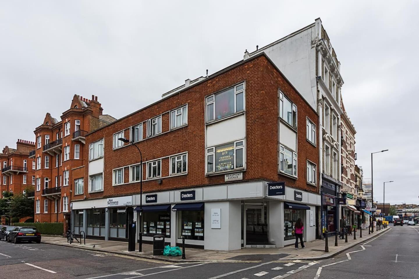 12 Bed Charming And Bright Flat Apartment London