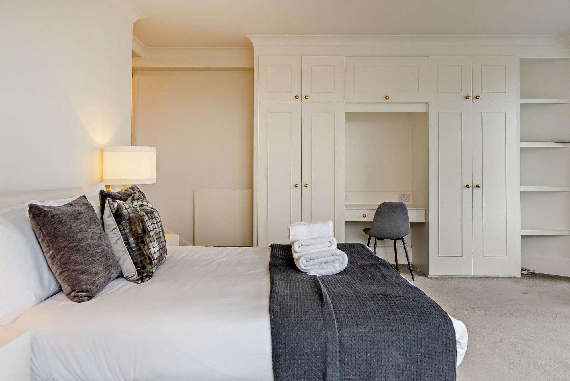 Strathmore Court Apartment *