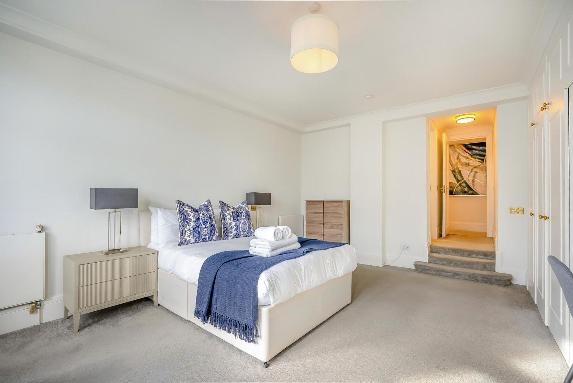 Strathmore Court Apartment London