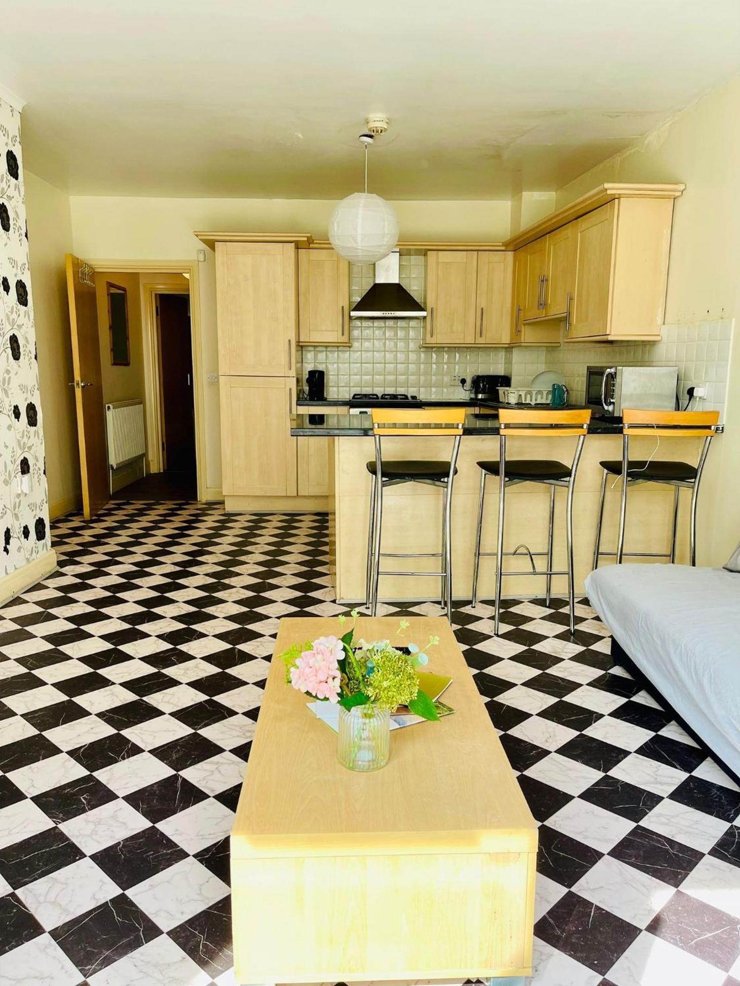 Guest house Ensuite Family In Stratford *