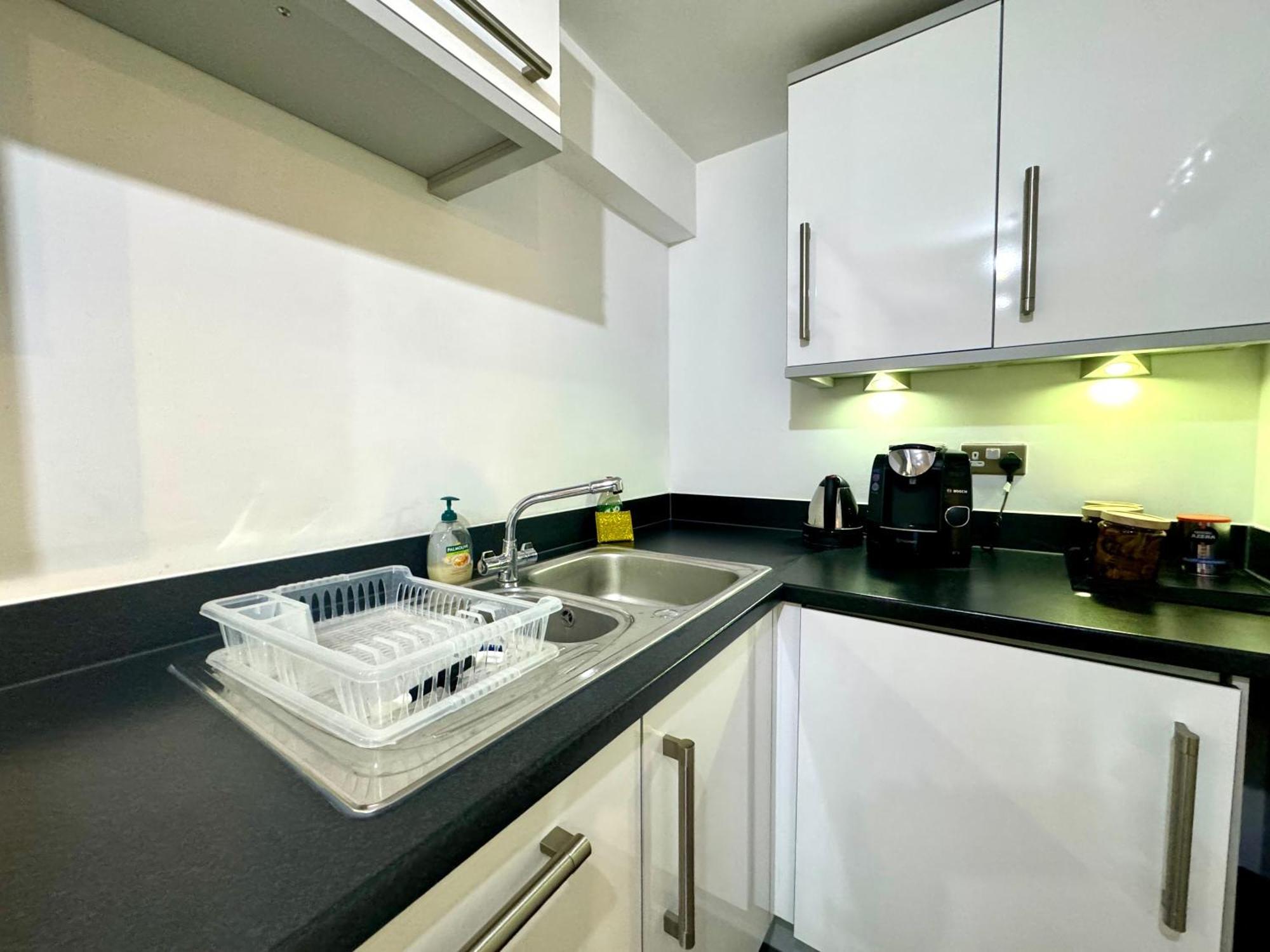 Marble Arch By Aljoori Apartment *