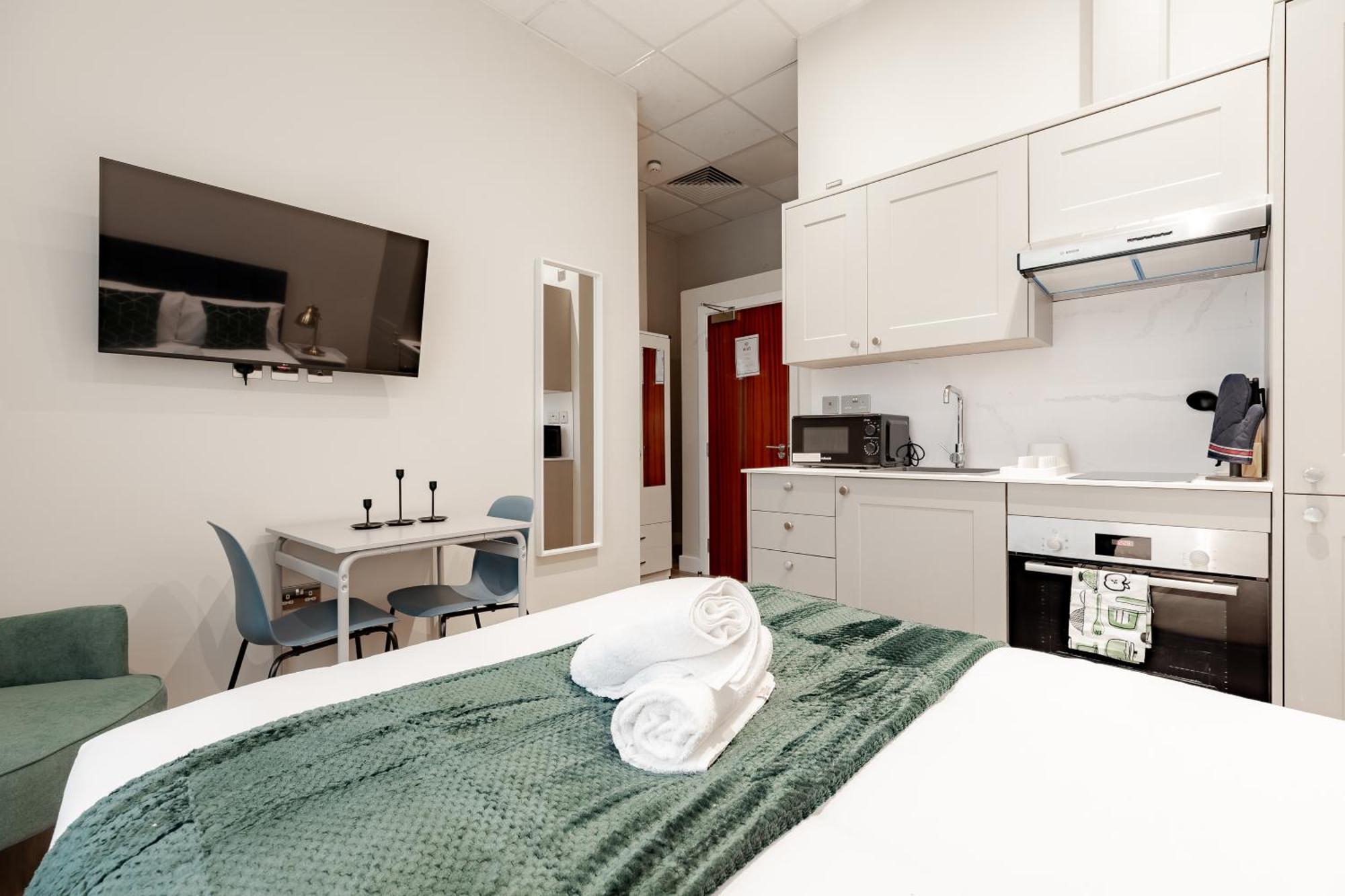 Apartment Hyde Park London