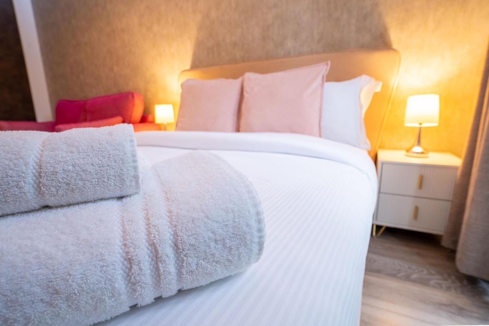 Stylish Modern By Livestay Short Lets & Serviced Nw6 Apartment *