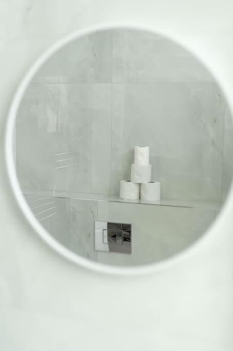Cozy 2-bedroom Flat In West Apartment *