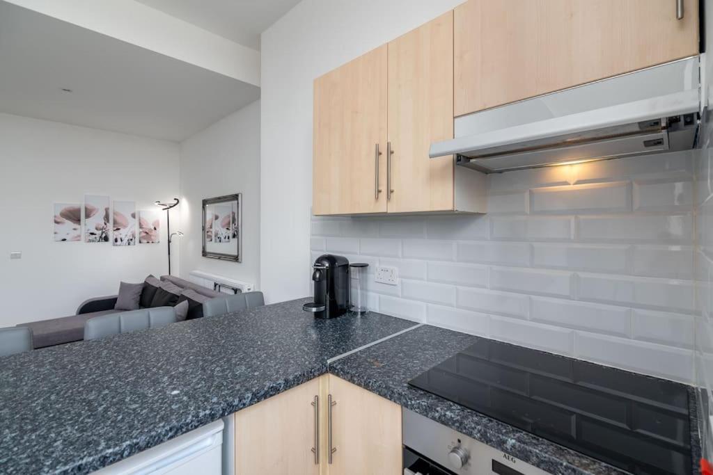 Apartment Cozy 2-bedroom Flat In West London