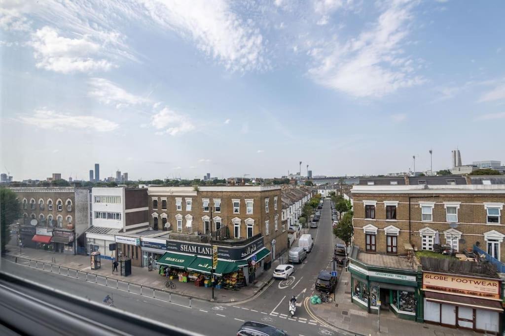 Cozy 2-bedroom Flat In West * London