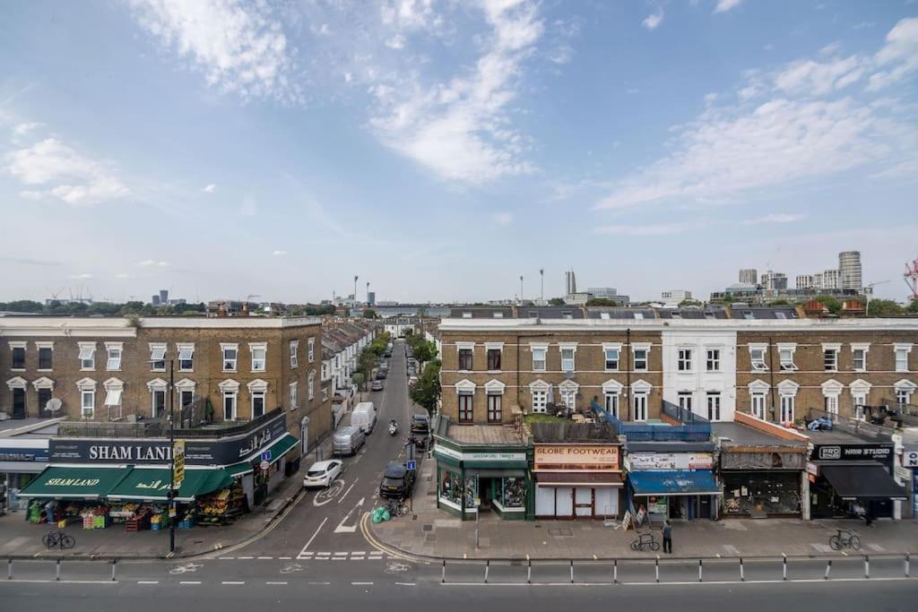 Cozy 2-bedroom Flat In West * London