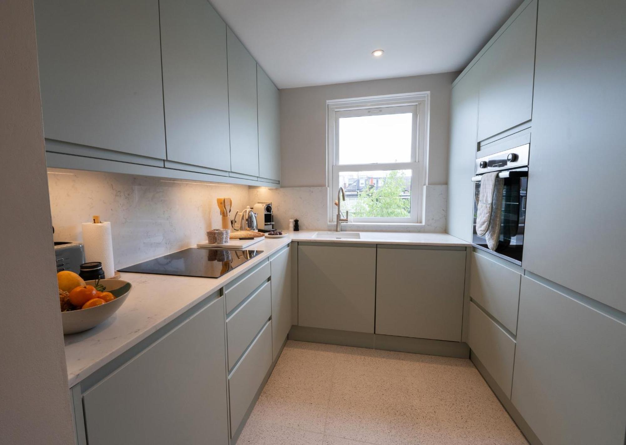 Light Filled - Newly Renovated London