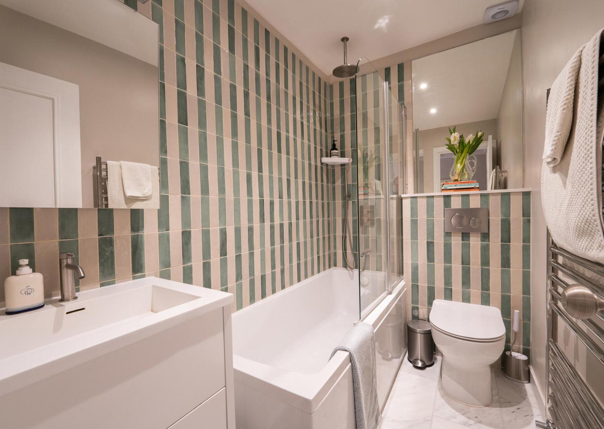 Light Filled - Newly Renovated * London