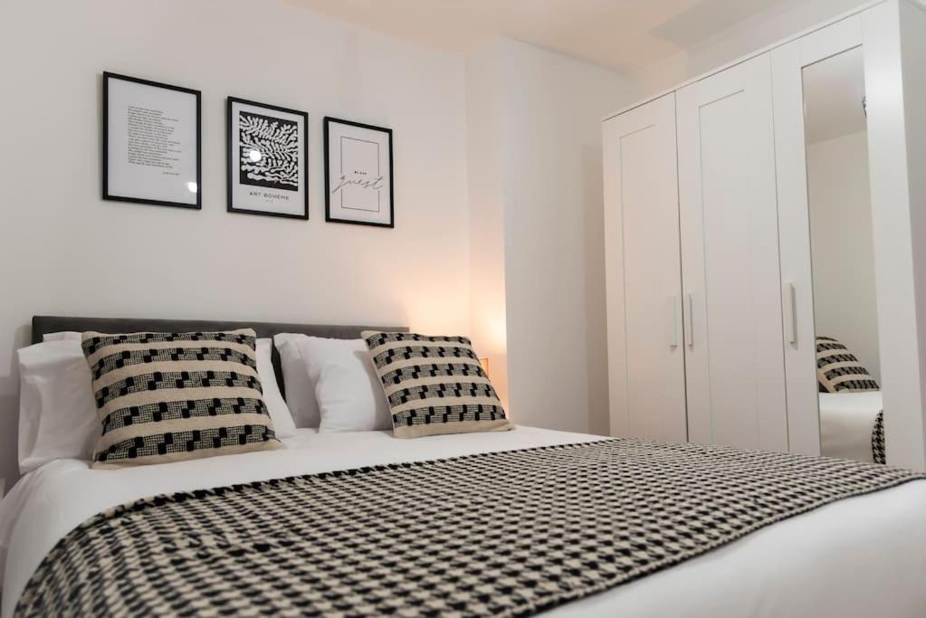 Smart Modern, Split Level Flat, Free Parking London