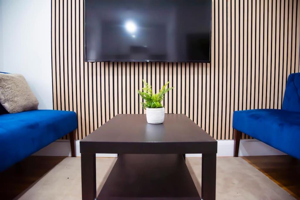 Apartment Smart Modern, Split Level Flat, Free Parking London