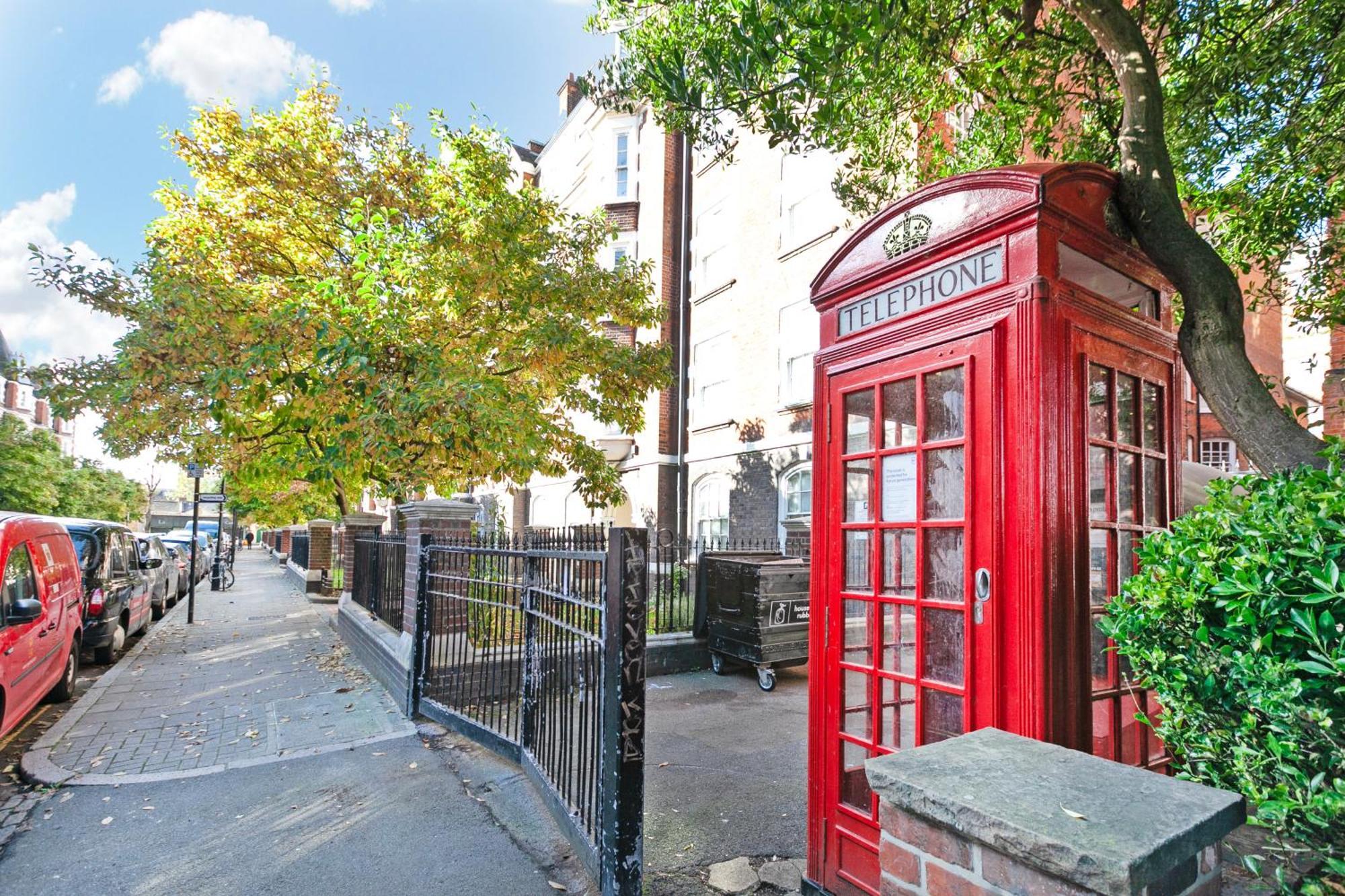 Apartment Beautiful 3 Bedroom Flat In Scott Ellis Gardens *