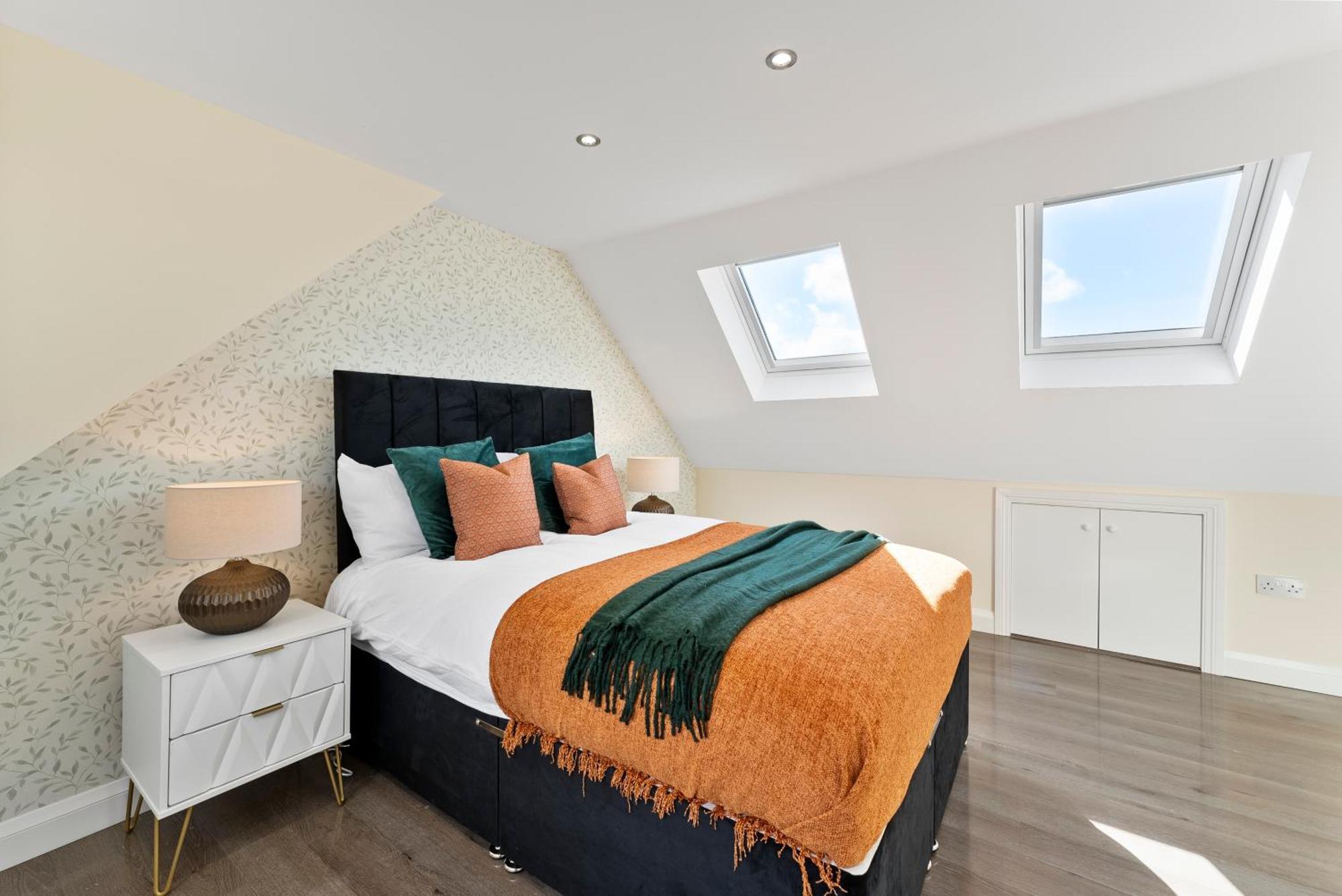 Beautiful Wembley Gem - Parking -sleeps 14 London