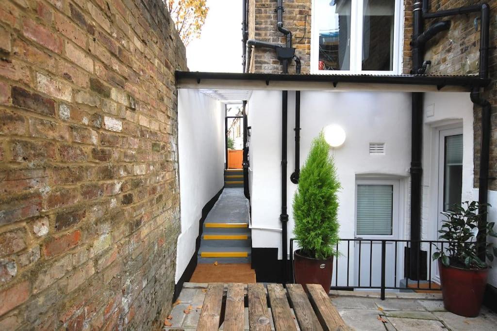St 7 - Cosy, Modern Apartment-corbyn St N4 Apartment *