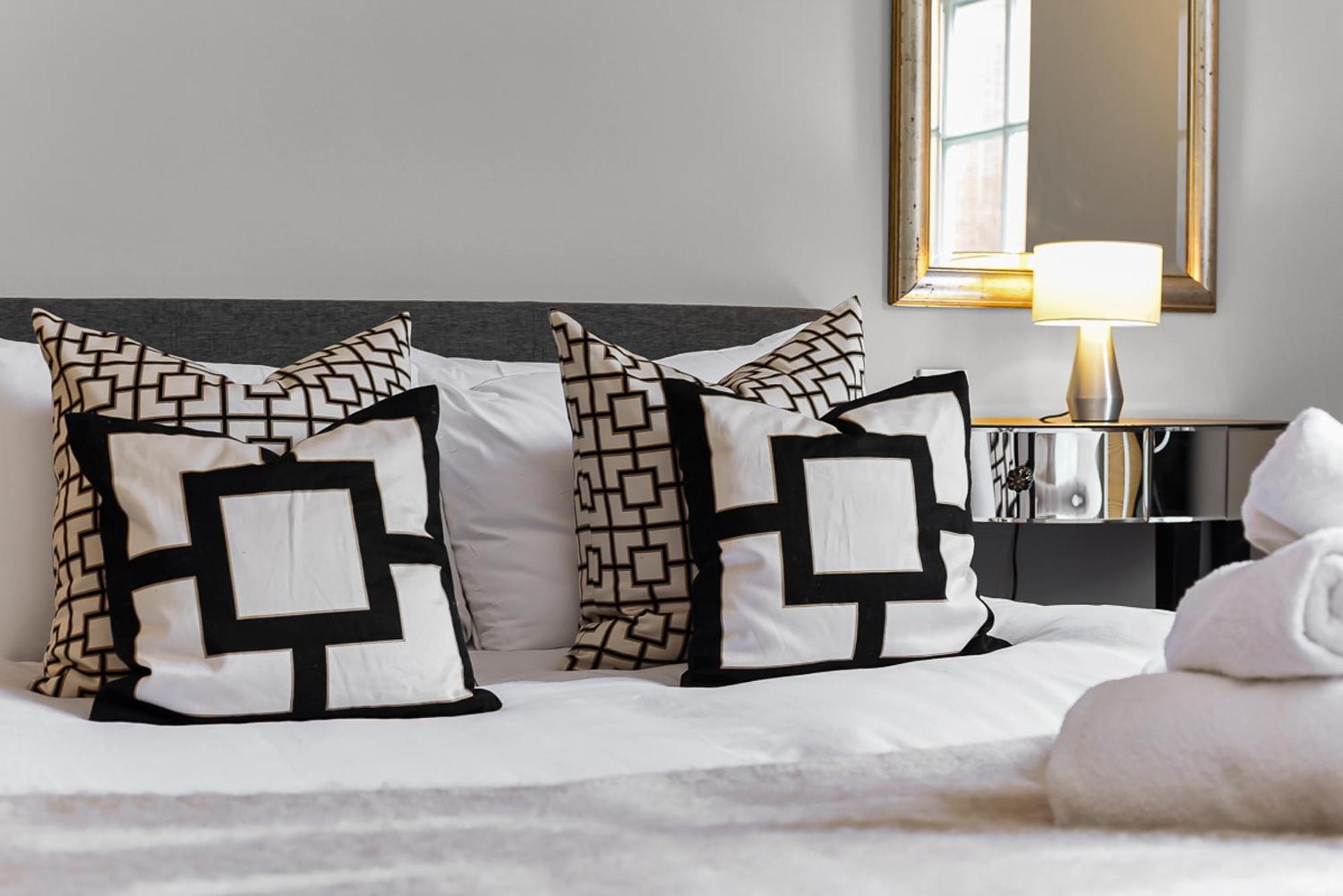 2 Bed Apartment- Mayfair 4 Apartment London