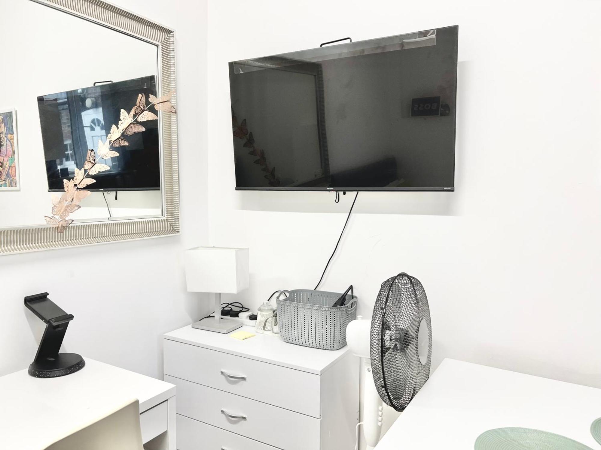 Complete Flat Netflix And Fast Wifi Apartment London