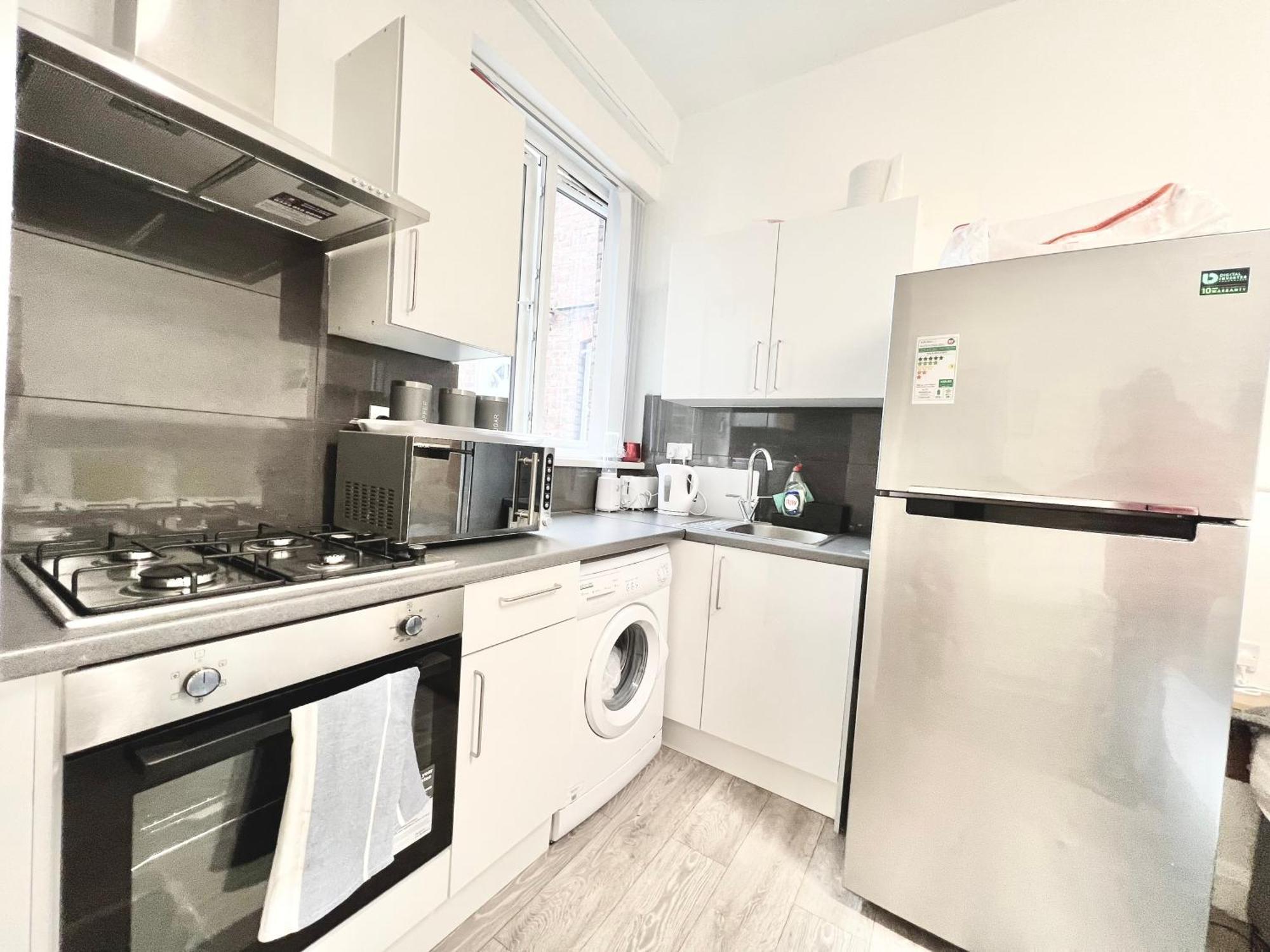 Complete Flat Netflix And Fast Wifi Apartment *