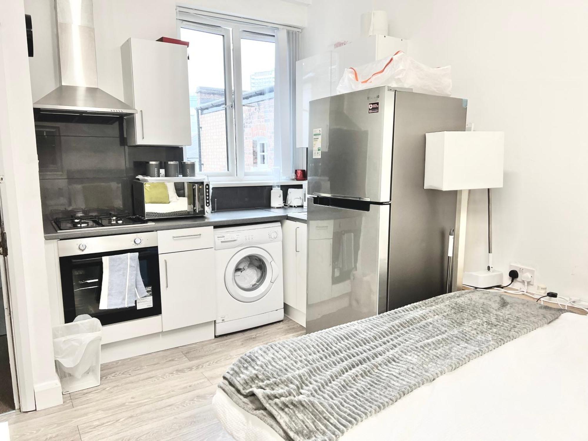 Apartment Complete Flat Netflix And Fast Wifi London