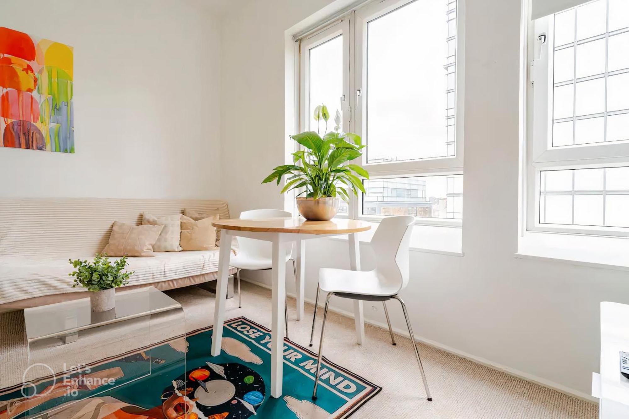 Apartment 2bd With View - 5 Sleeps - Old St *