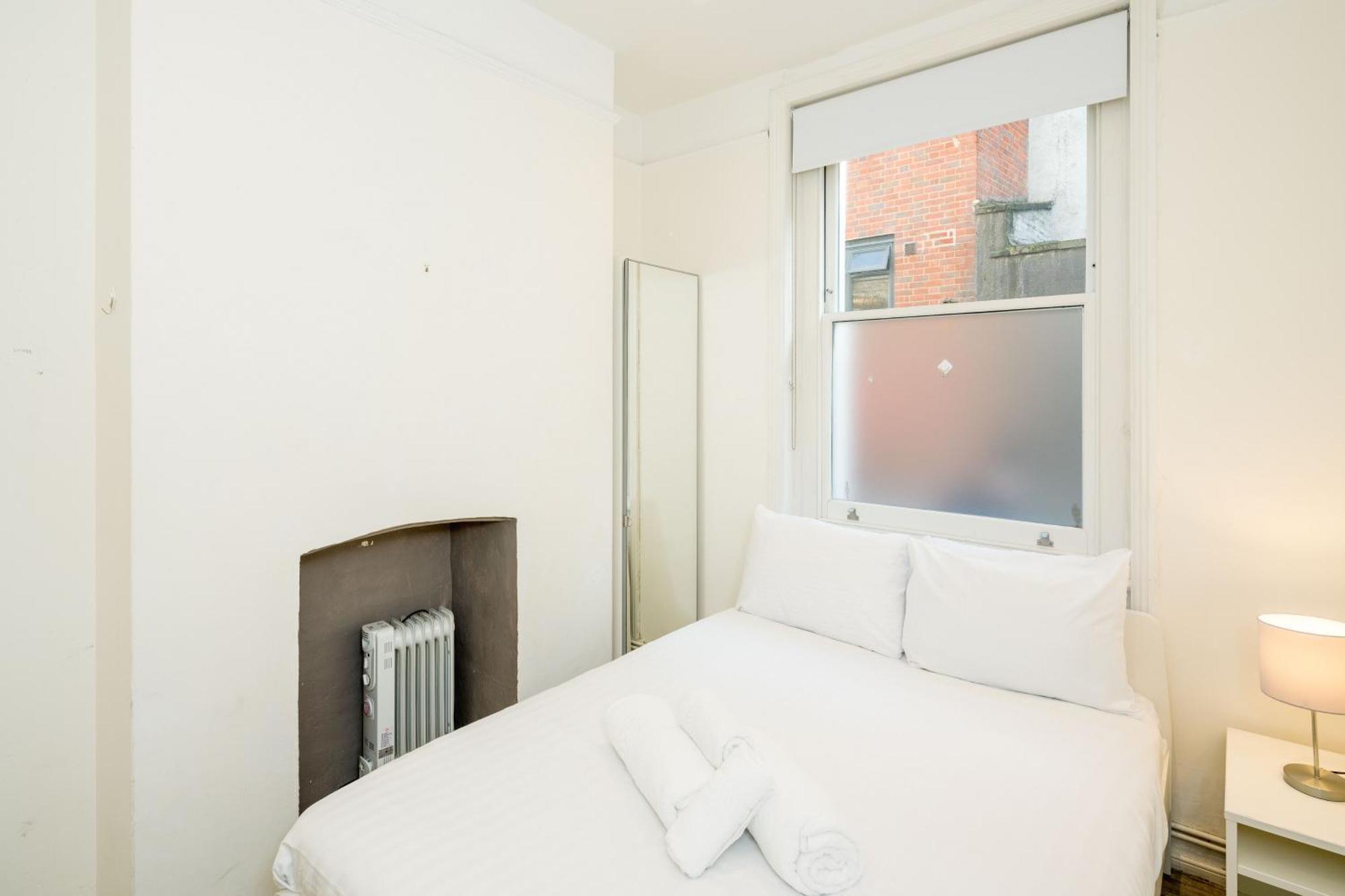 3-bed Near Oxford Street Apartment London
