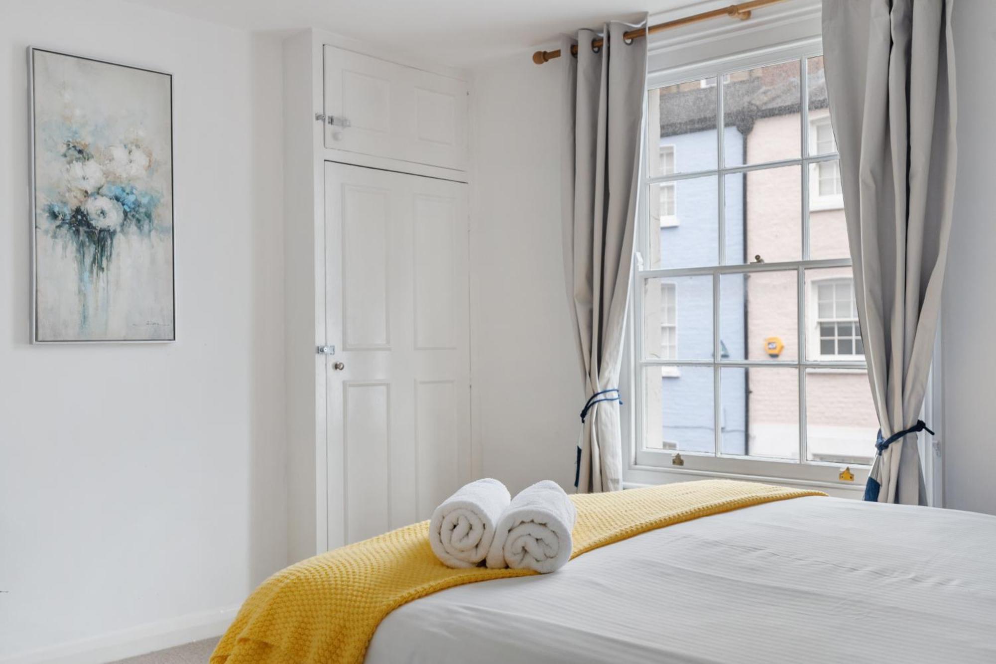 Kensington Two Bedroom House London