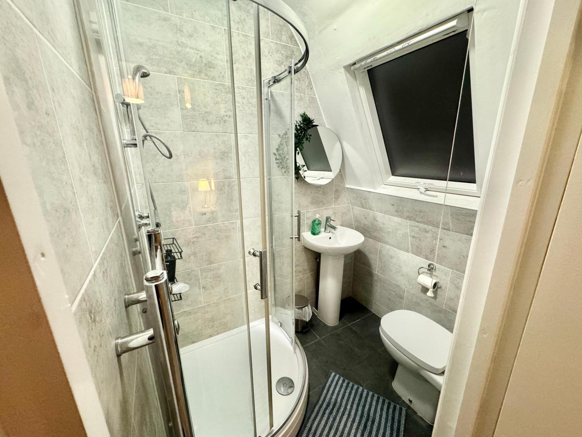 Modern En-suite By Finsbury Park Station 8 Mins To King's Cross By Tube Hospedagem domiciliar
